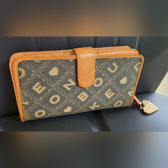 VTG DOONEY & BOURKE Pink Heart Coated Canvas Vachetta Leather Wallet brown Beig - Picture 1 of 9
